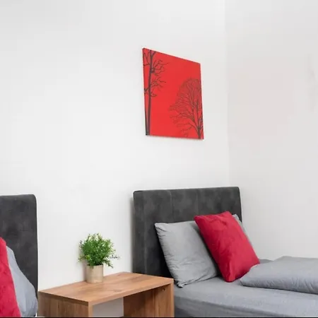 Livemore24 - Space In 24-7 Check-in