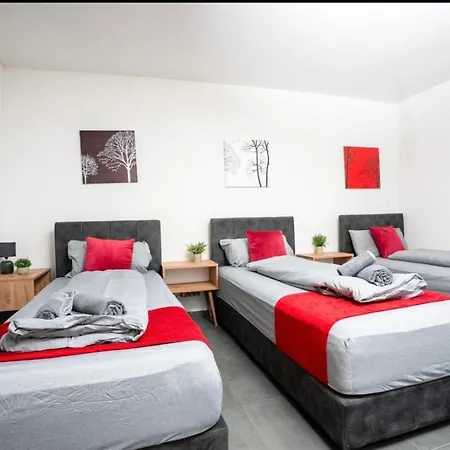 Livemore24 - Space In 24-7 Check-in *